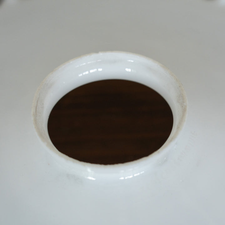 裾のフリルデザインやミルクガラスの色味が上品 ガラスシェード単品 /E（※接続金具・コード・電球は別売り）