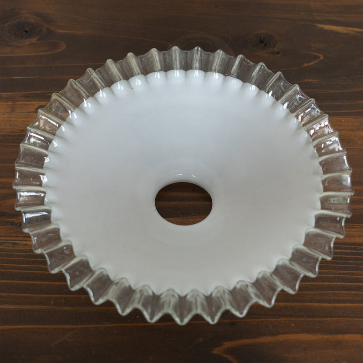 裾のフリルデザインやミルクガラスの色味が上品 ガラスシェード単品 /G（※接続金具・コード・電球は別売り）
