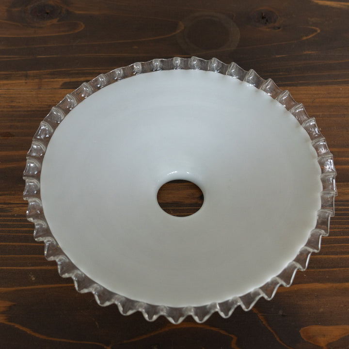 裾のフリルデザインやミルクガラスの色味が上品 ガラスシェード単品 /H（※接続金具・コード・電球は別売り）