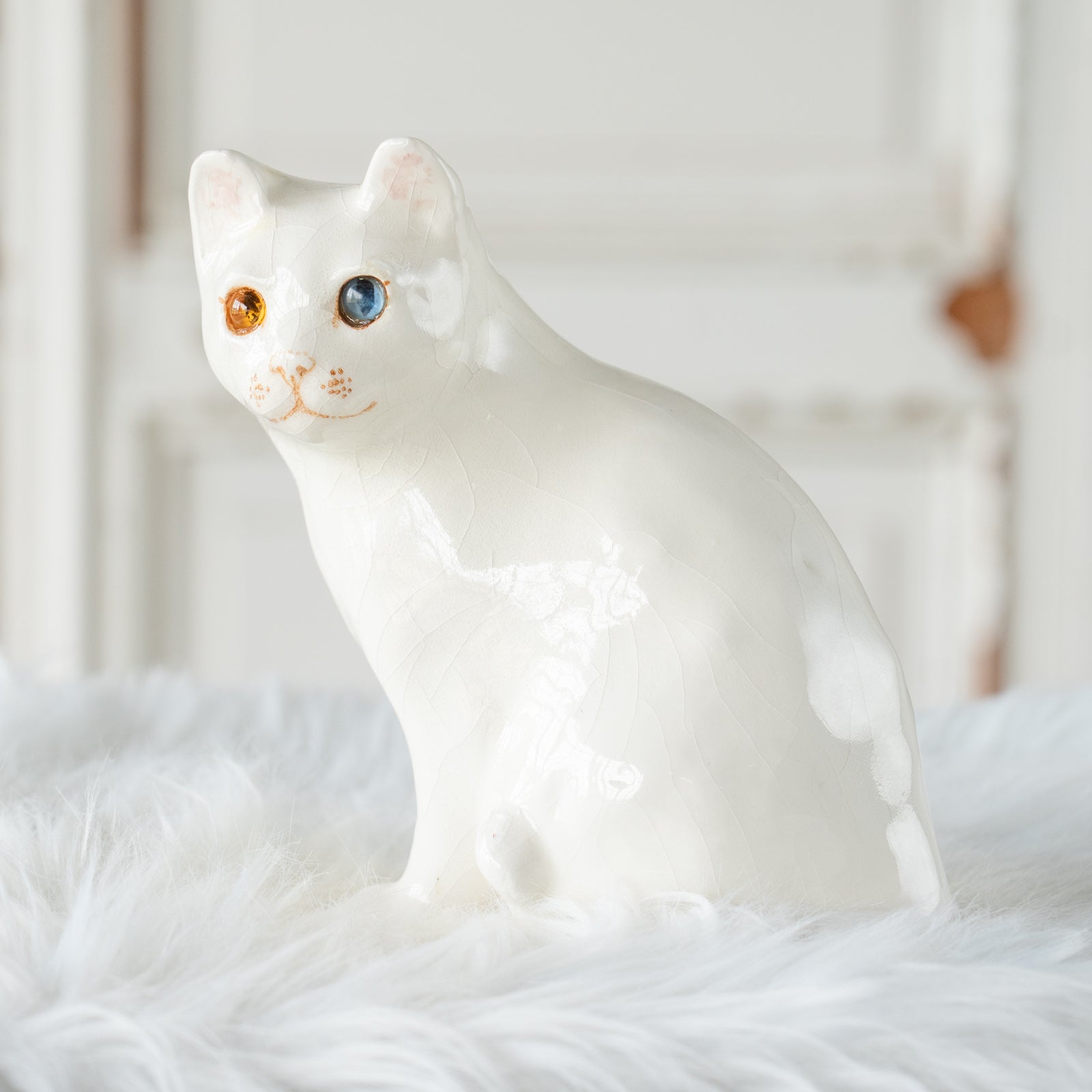 Winstanley Cat ウィンスタンレイ キャット】真っ白なボディに