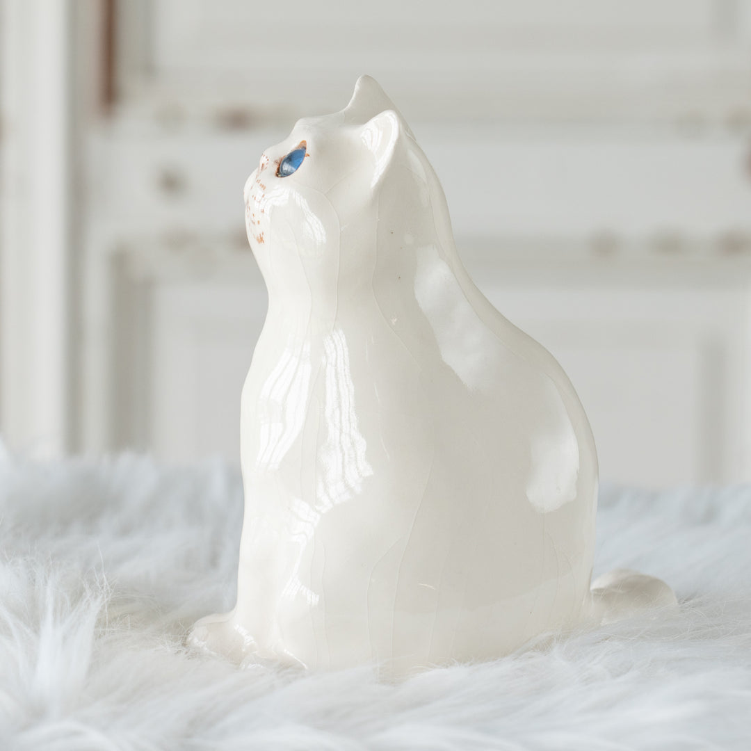 【Winstanley Cat ウィンスタンレイ キャット】どっしりしたフォルムがたまらない可愛さ オッドアイ スノーウィ 白猫 /26E