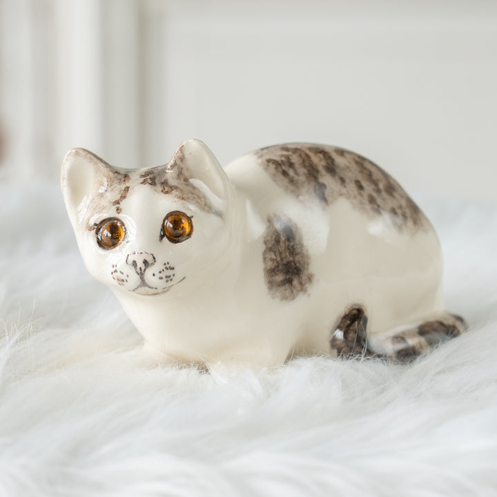 【Winstanley Cat ウィンスタンレイ キャット】姿勢を低くして獲物を狙う シルバータビー サバトラ猫 /25L