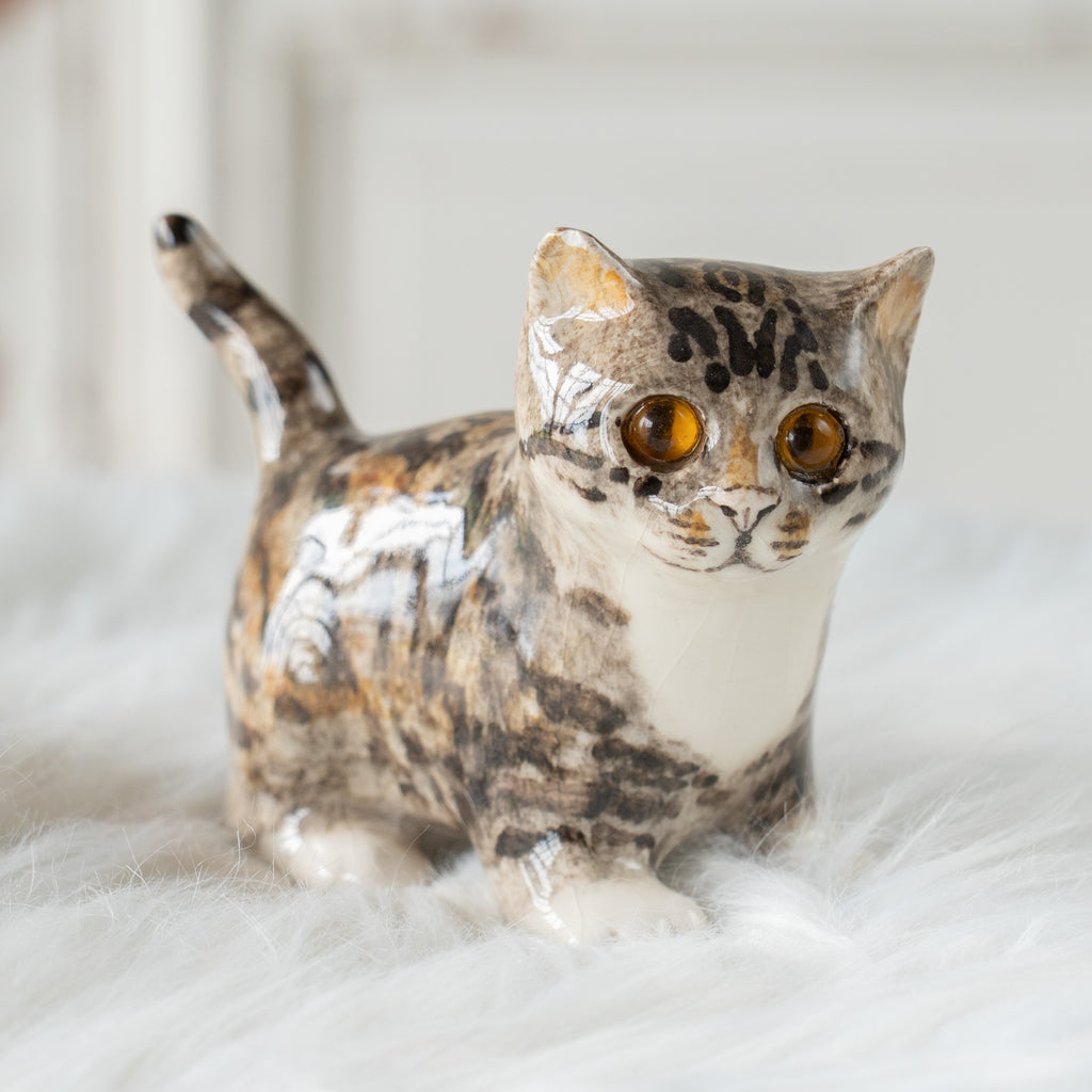 Winstanley Cat ウィンスタンレイ キャット】ピンと伸びた尻尾が目を