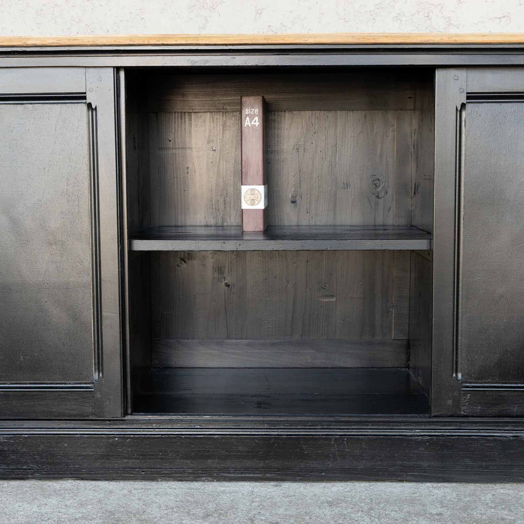 ブラックペイントがシックな装い 長い天板は作業用や店舗什器に最適 カウンター ワークテーブル /16L[m]