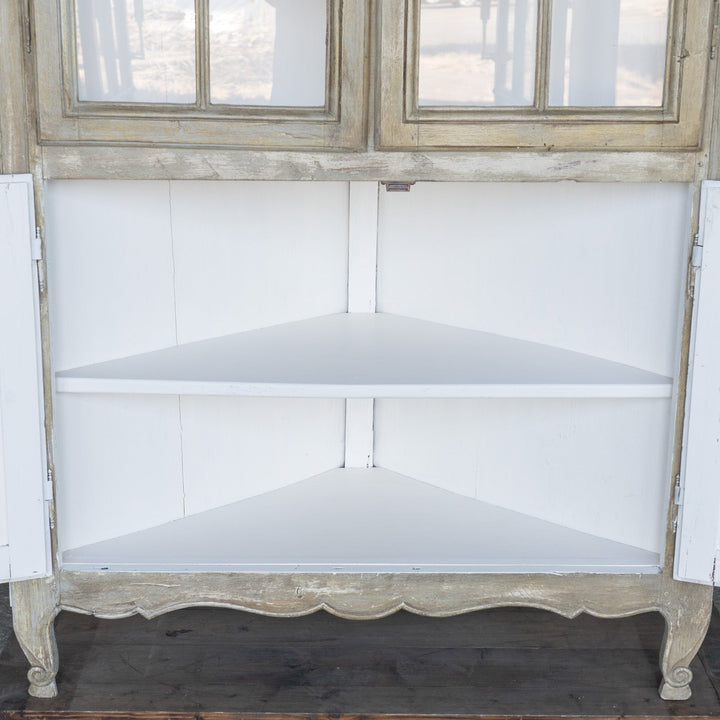 シャビーシックな雰囲気を醸し出すペイントが印象的 オーク コーナーキャビネット /19A