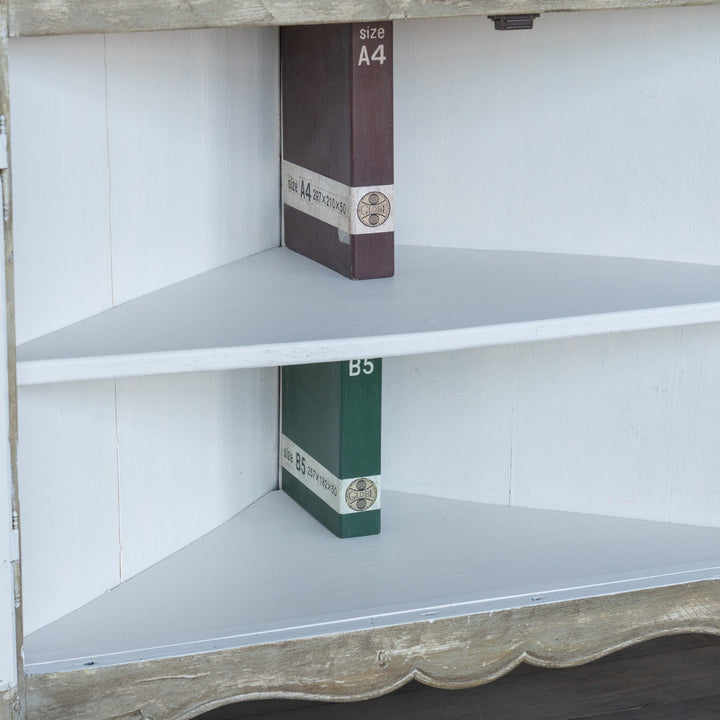 シャビーシックな雰囲気を醸し出すペイントが印象的 オーク コーナーキャビネット /19A