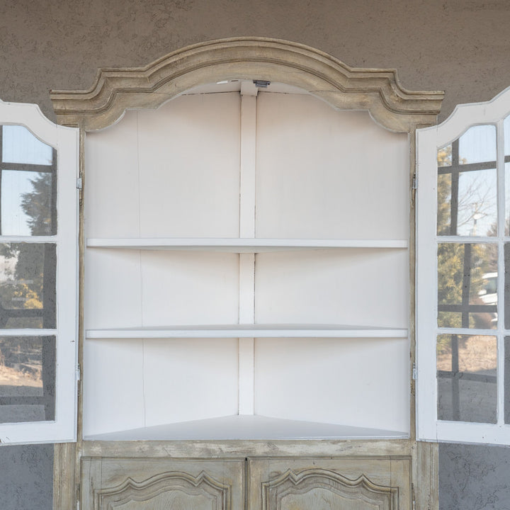 シャビーシックな雰囲気を醸し出すペイントが印象的 オーク コーナーキャビネット /19A