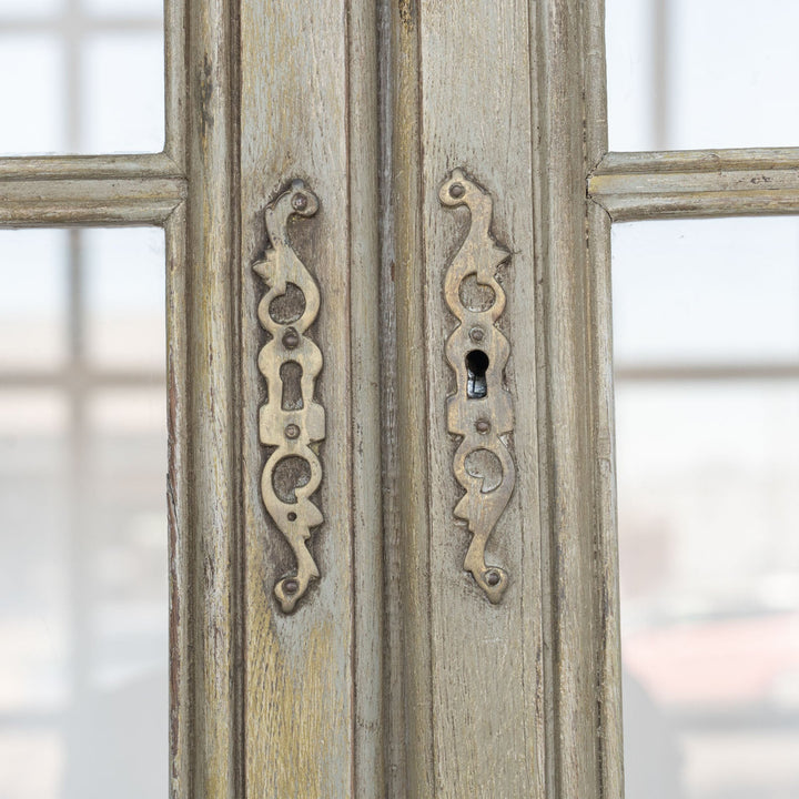 シャビーシックな雰囲気を醸し出すペイントが印象的 オーク コーナーキャビネット /19A