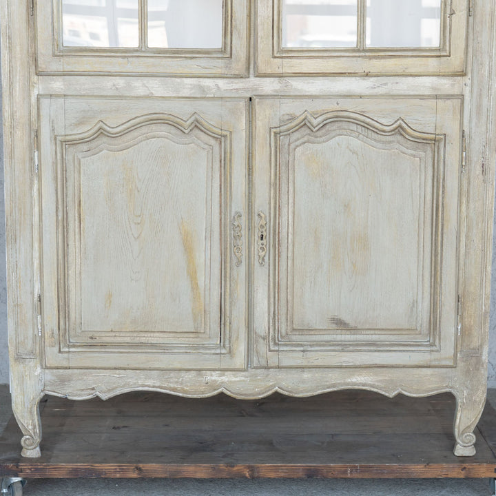 シャビーシックな雰囲気を醸し出すペイントが印象的 オーク コーナーキャビネット /19A