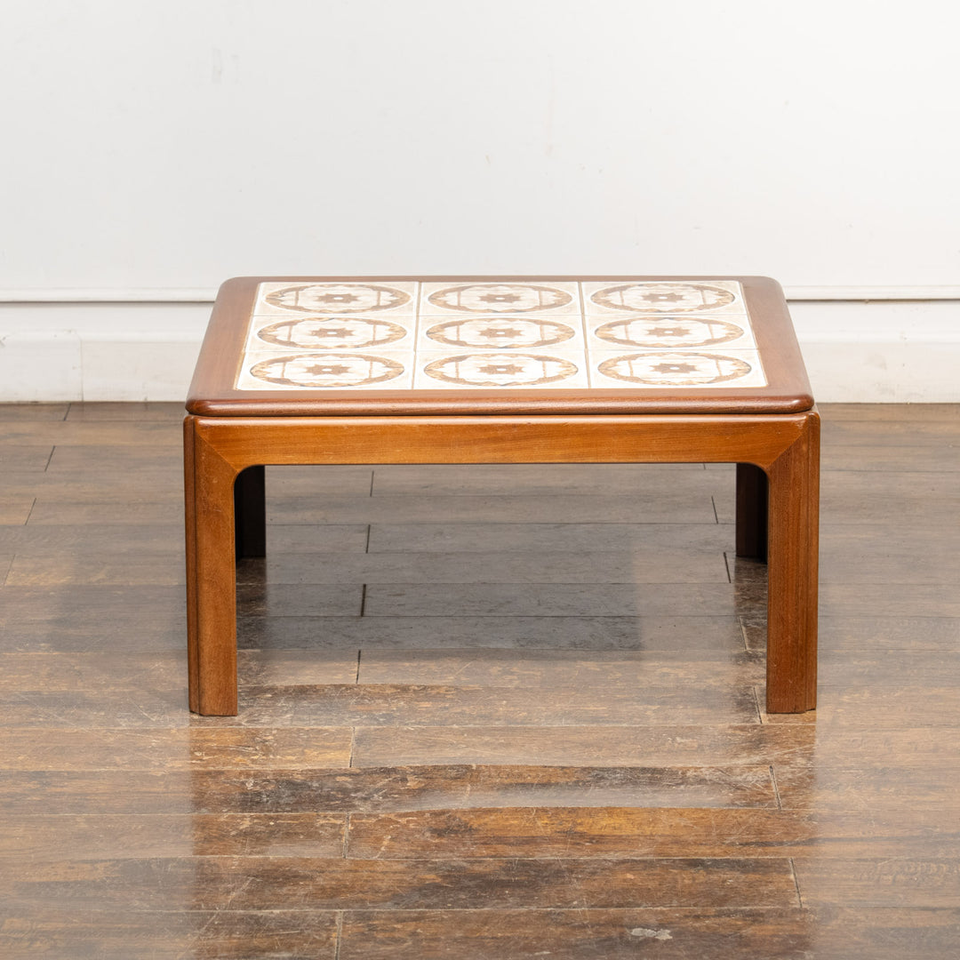 英国【G-PLAN ジープラン】可愛らしい幾何学模様のタイルが特徴的 タイルトップ スクエア コーヒーテーブル /20L-1