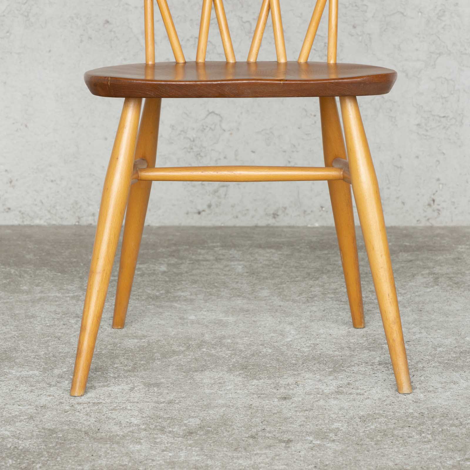 英国【ERCOL アーコール】交差したスポークが特徴的 ラティスチェア