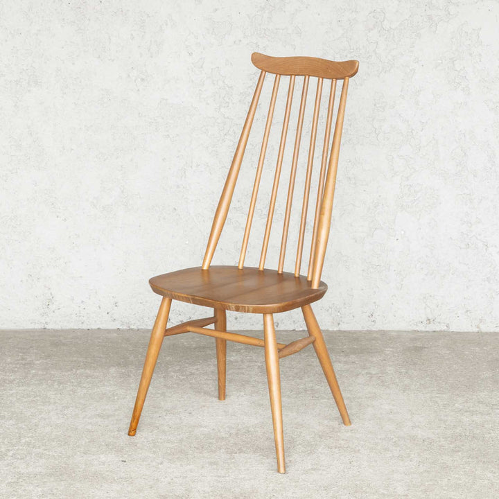 英国【ERCOL アーコール】洗練された佇まい ゴールドスミスチェア No.369 Windsor ウインザー /22I-2[m]