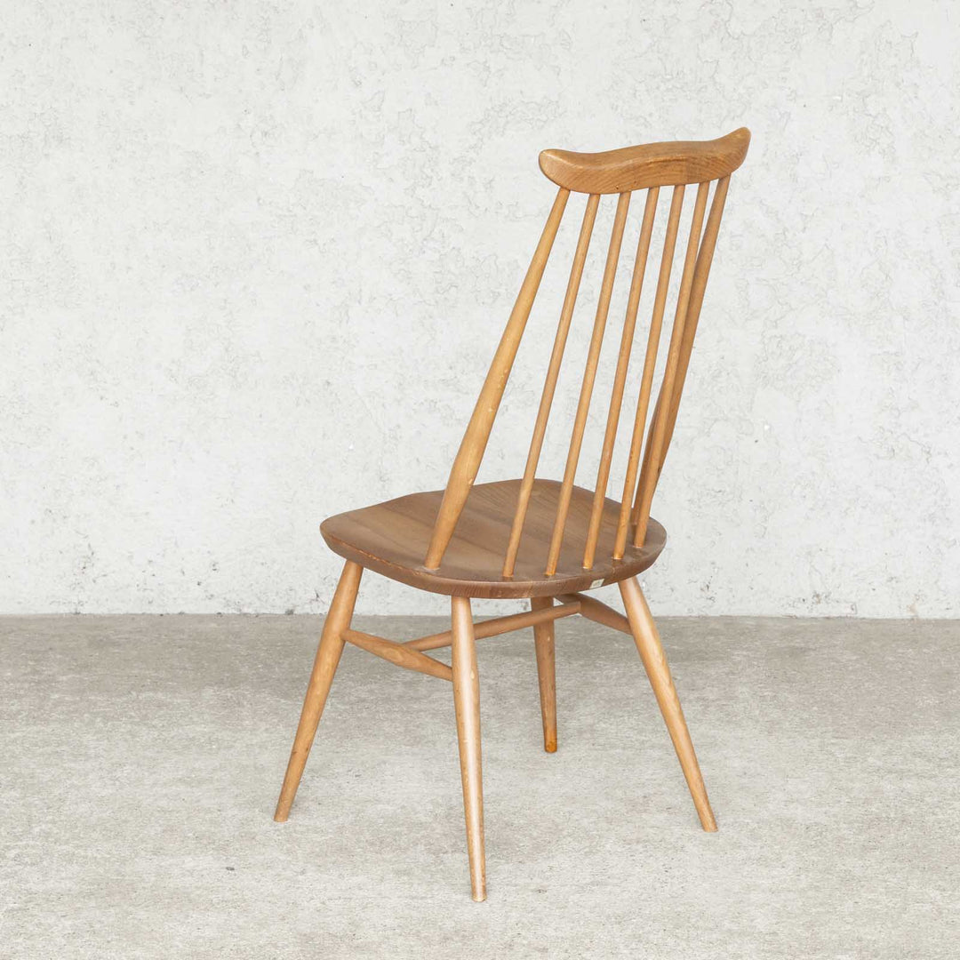英国【ERCOL アーコール】洗練された佇まい ゴールドスミスチェア No.369 Windsor ウインザー /22I-2[m]