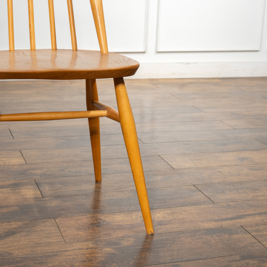 英国【ERCOL アーコール】洗練された佇まい ゴールドスミスチェア No.369 Windsor ウインザー /22I-10[m]