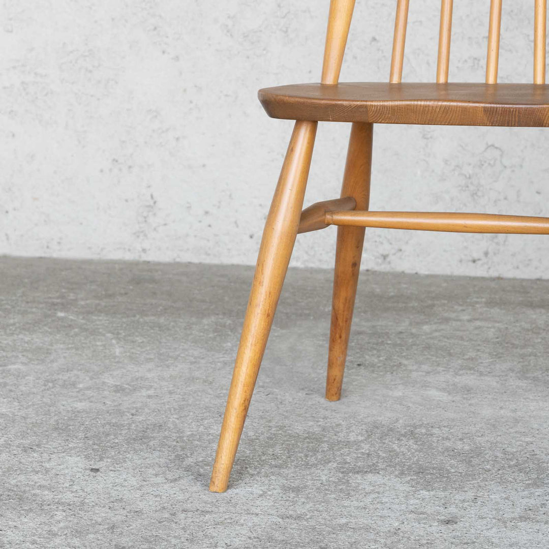 英国【ERCOL アーコール】洗練された佇まい ゴールドスミスチェア No.369 Windsor ウインザー /22I-18[m]