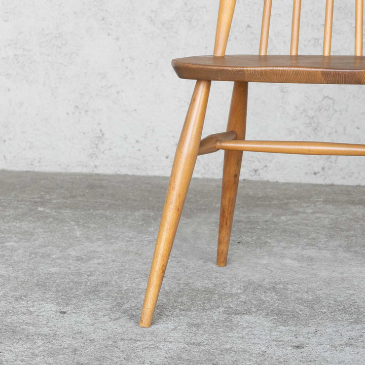 英国【ERCOL アーコール】洗練された佇まい ゴールドスミスチェア No.369 Windsor ウインザー /22I-18[m]