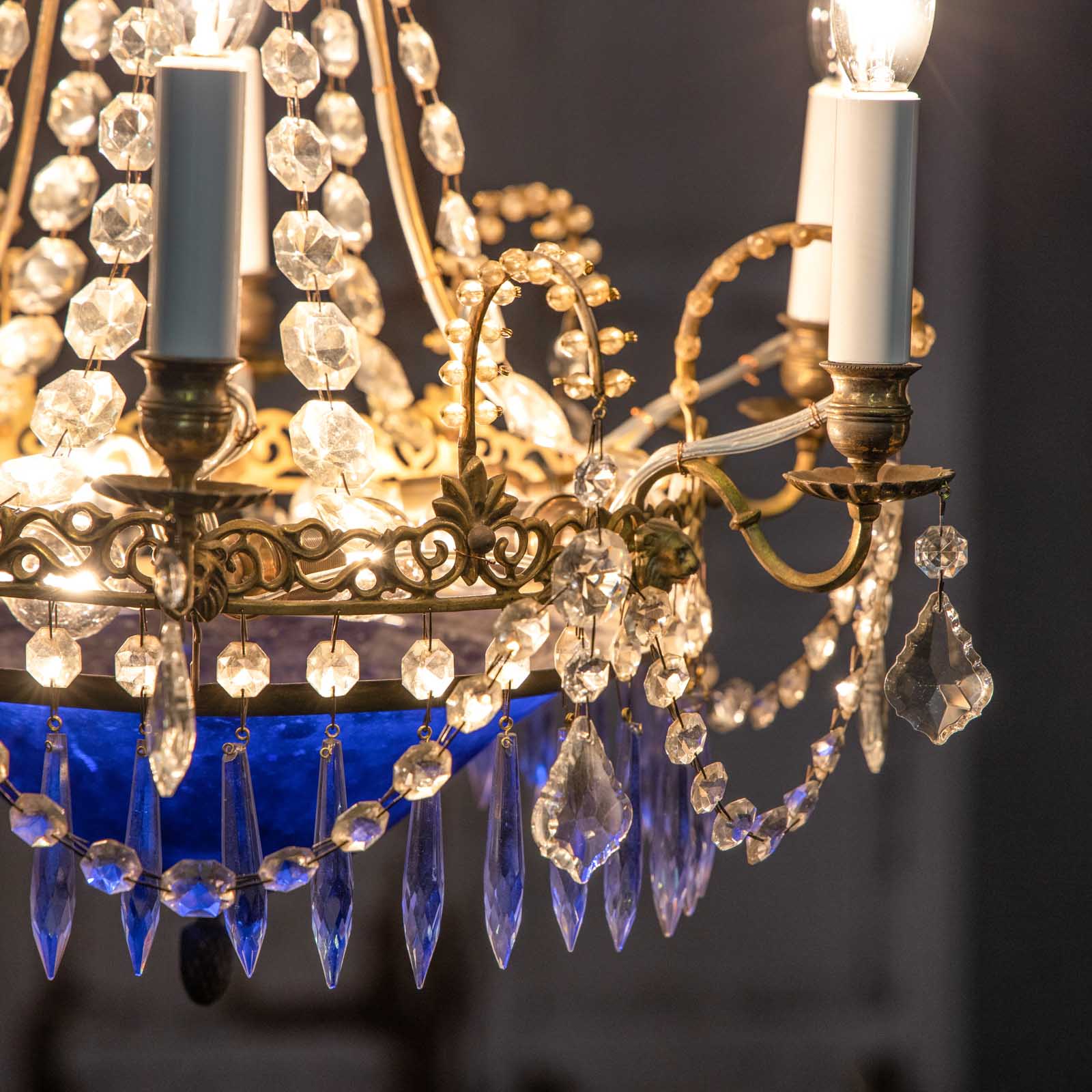 オリジナルのクリアガラスとコバルトブルーのボベッシュが美しい