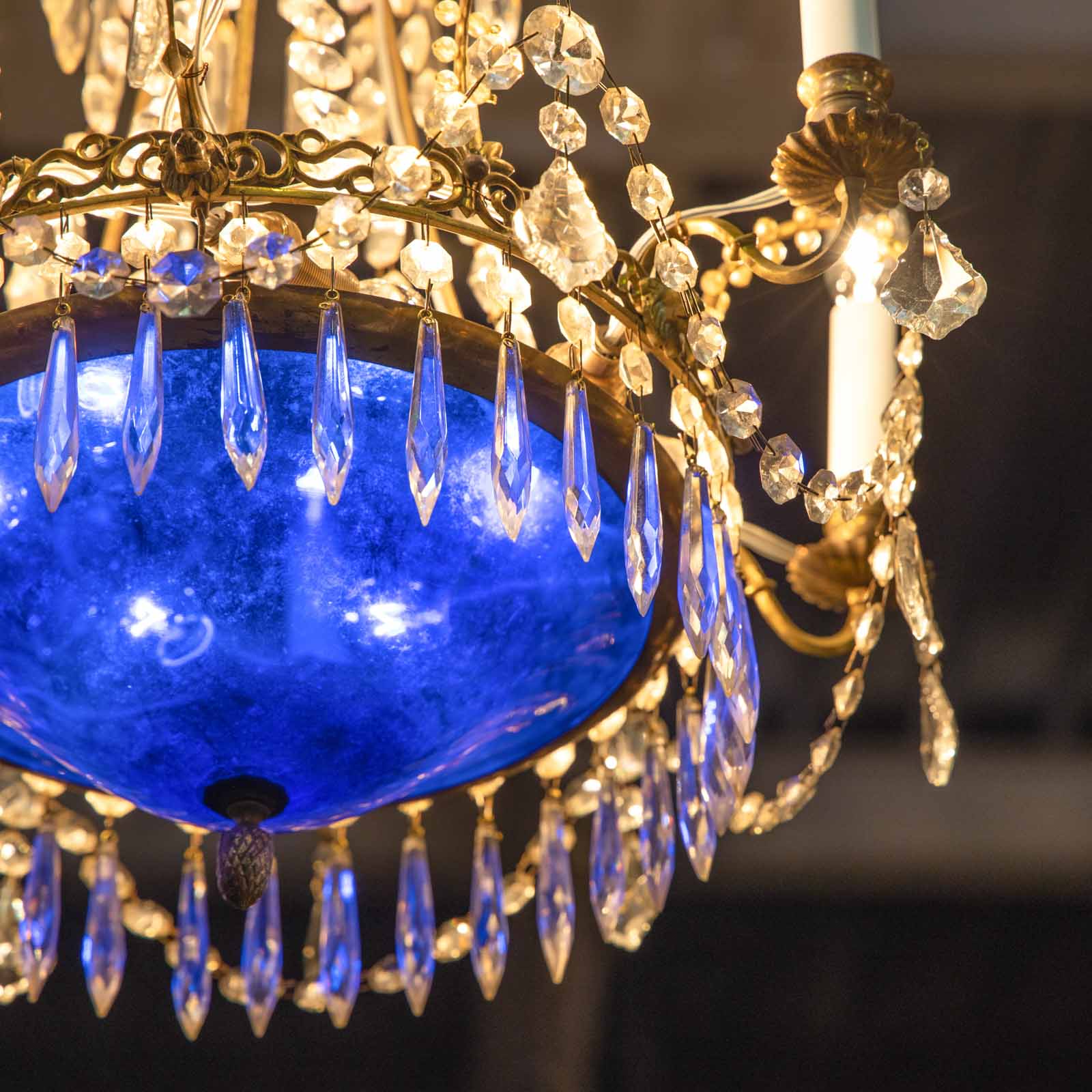 オリジナルのクリアガラスとコバルトブルーのボベッシュが美しい