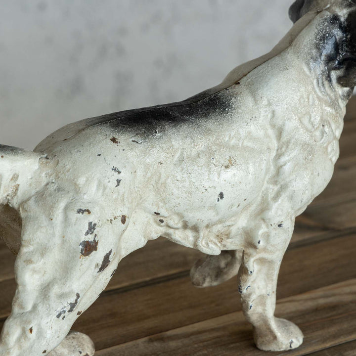 今にも走り出しそうな犬の躍動感が細かく表現された ドックフィギュア /A[m]
