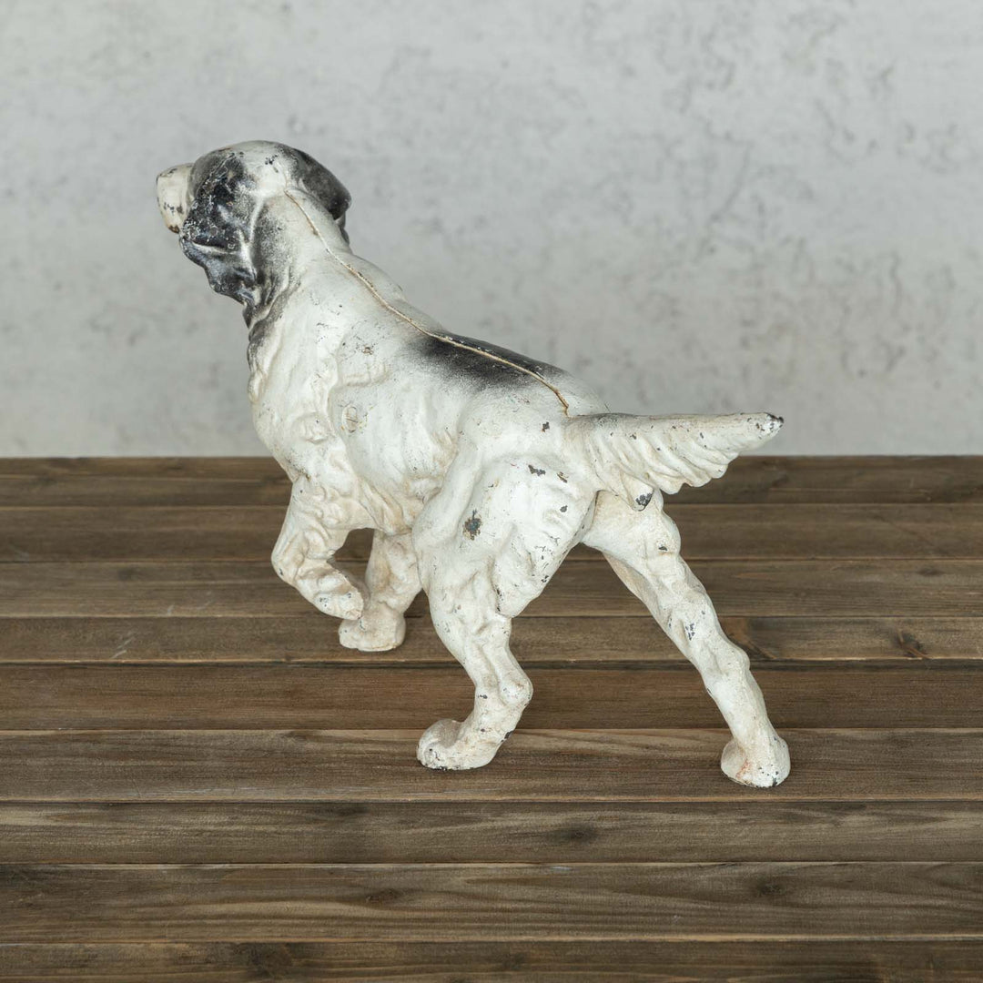 今にも走り出しそうな犬の躍動感が細かく表現された ドックフィギュア /B[m]