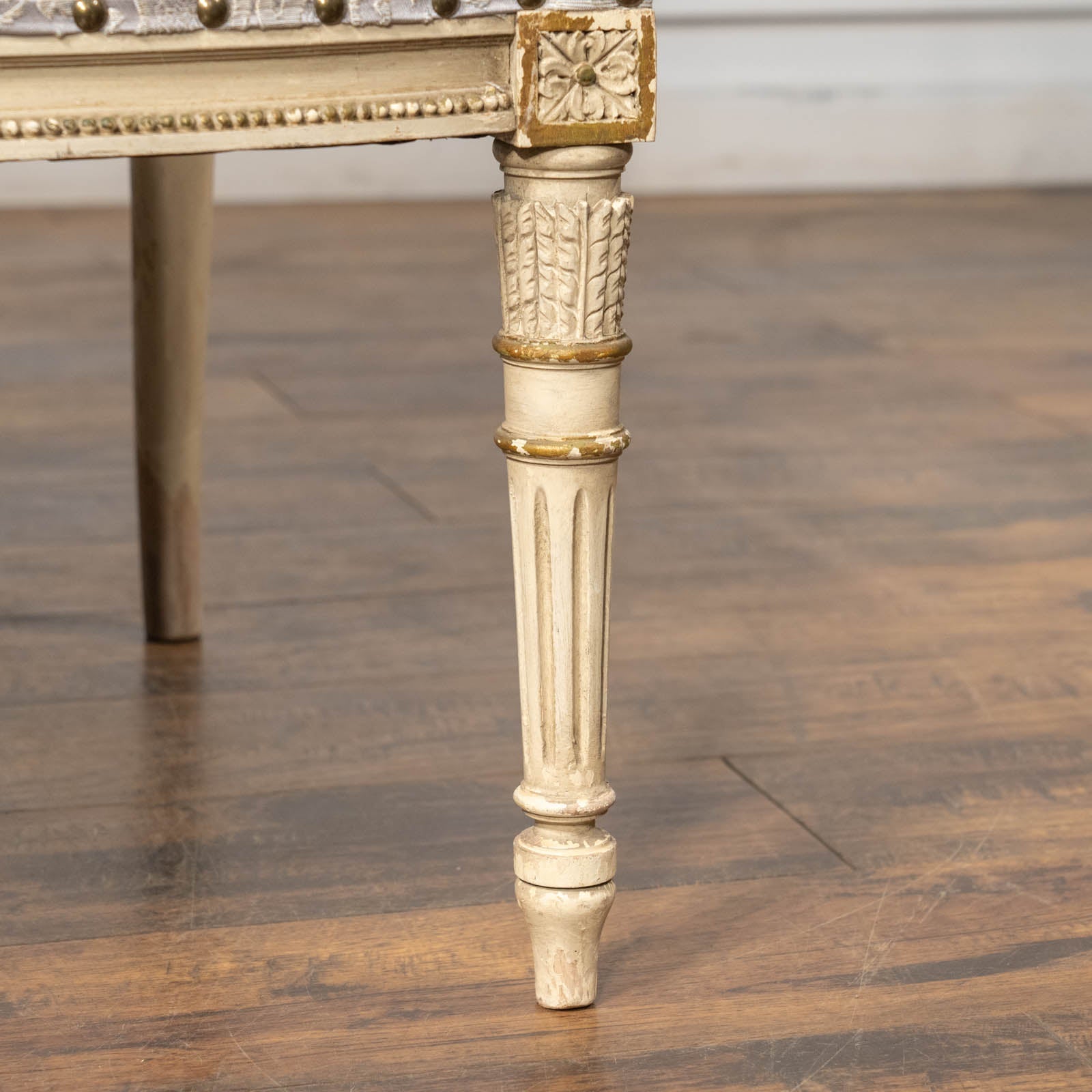 華やかで気品溢れるデザインが美しい ルイ16世様式 フレンチ アーム