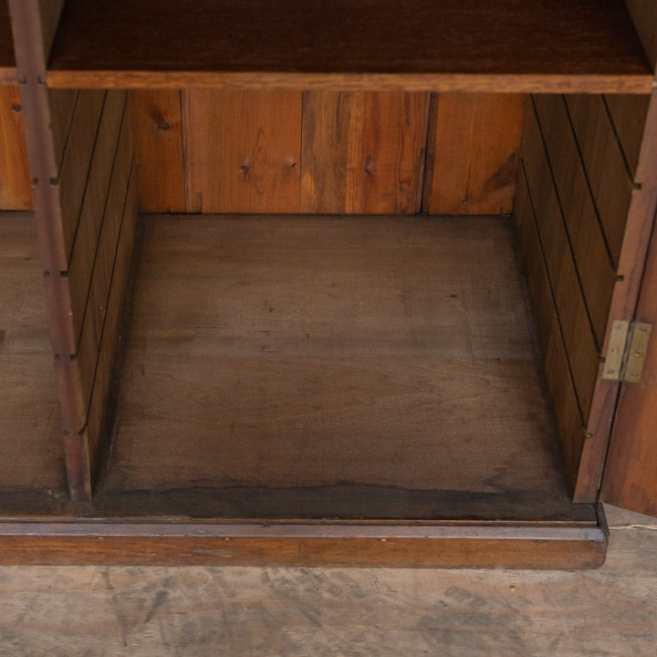 シンプルなデザインでたっぷり入る収納が魅力 キャビネット /15L