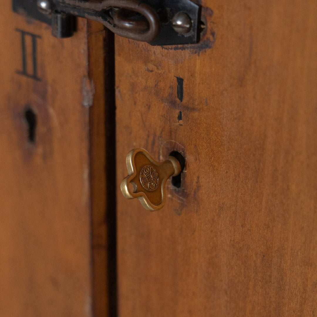 シンプルなデザインでたっぷり入る収納が魅力 キャビネット /15L