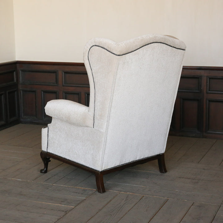 【OUTLET】高貴な佇まいとリラックスを両立させた美しいプロポーション ウィングバックソファ /15L