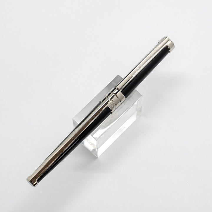 【S.T.Dupont エス・テー・デュポン /デフィ】革新的で洗練されたオリジナリティあふれるデザイン ブラック 細字 F [万年筆][m]
