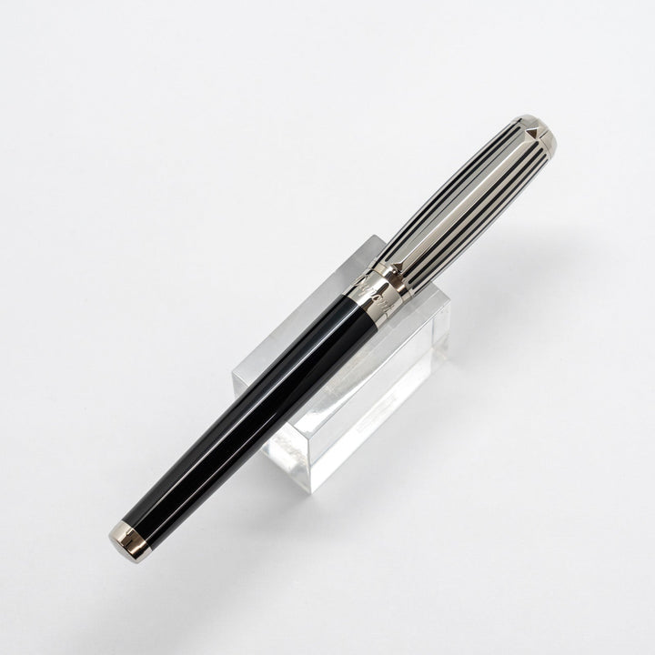 【S.T.Dupont エス・テー・デュポン /エリゼ】ウィンザー公にインスピレーションを受けた格調高いデザイン ウィンザー ラインD 細字 F [万年筆][m]
