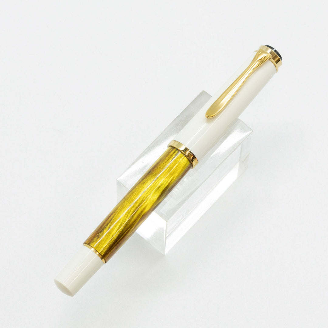【Pelikan ペリカン /M200 Classic クラシック】限定600本 特別生産品 ホワイトのボディにゴールドが高貴さを感じる ゴールドマーブル 極細字 EF [万年筆][m]