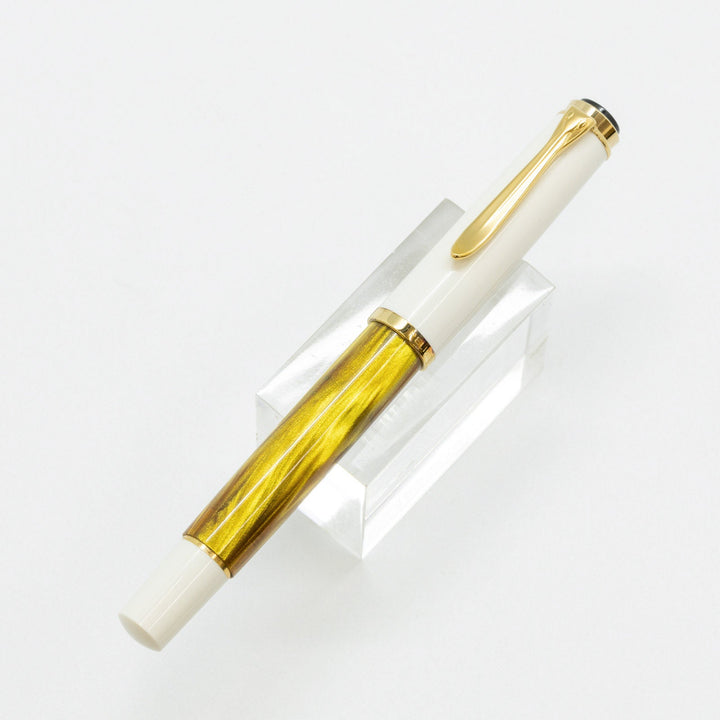 【Pelikan ペリカン /M200 Classic クラシック】限定600本 特別生産品 ホワイトのボディにゴールドが高貴さを感じる ゴールドマーブル 極細字 EF [万年筆][m]