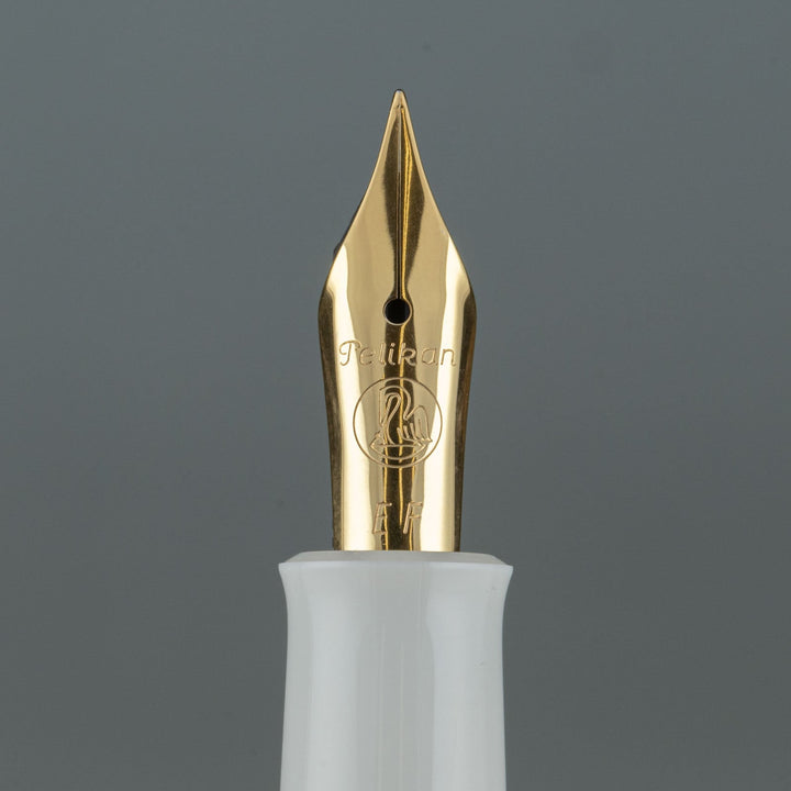 【Pelikan ペリカン /M200 Classic クラシック】限定600本 特別生産品 ホワイトのボディにゴールドが高貴さを感じる ゴールドマーブル 極細字 EF [万年筆][m]