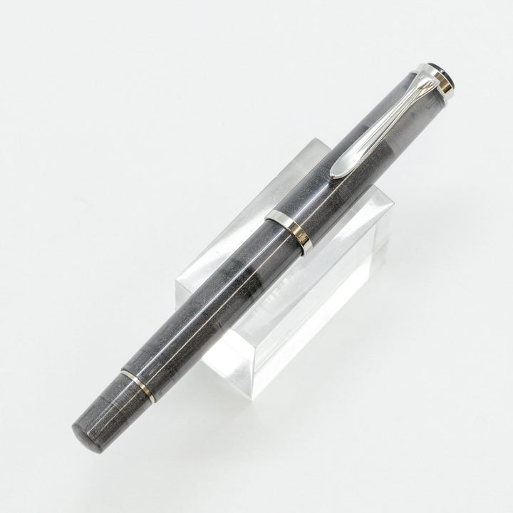 【Pelikan ペリカン /M205 Classic クラシック】限定700本 特別生産品 幻想的なグレーにラメがちりばめられたボディが神秘的 ムーンストーン 中字 M [万年筆][m]