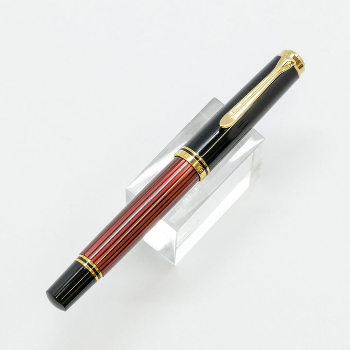 【Pelikan ペリカン /スーベレーン Ｍ600】バランスに優れた設計 伝統の縞模様のデザインが美しい ボルドー 中字 M [万年筆][m]