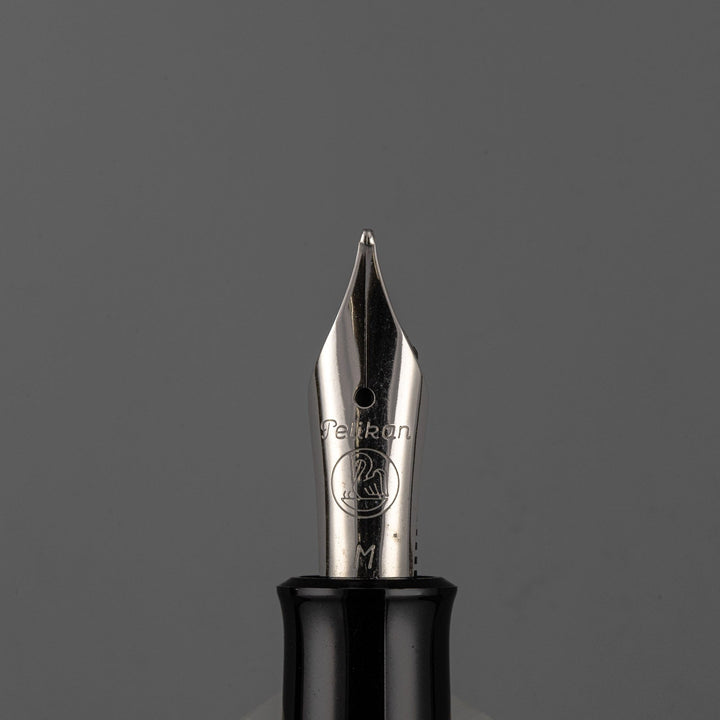【Pelikan ペリカン /M215 Classic クラシック】トラディショナルなデザインのエントリーモデル ブラック 中字 M [万年筆][m]