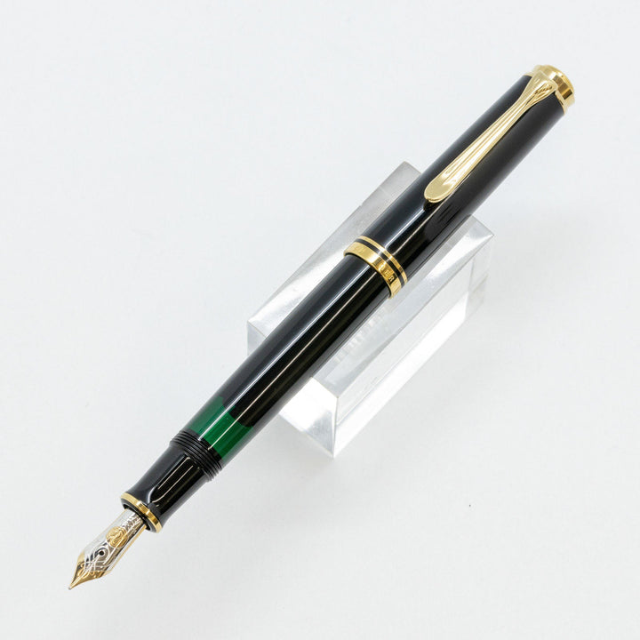【Pelikan ペリカン /スーベレーン Ｍ600】バランスに優れた設計 シックなブラックにゴールドラインが美しい 極細字 EF [万年筆][m]