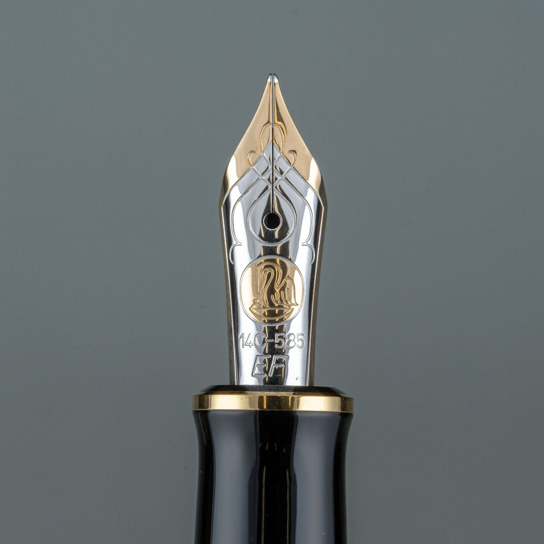 【Pelikan ペリカン /スーベレーン Ｍ600】バランスに優れた設計 シックなブラックにゴールドラインが美しい 極細字 EF [万年筆][m]