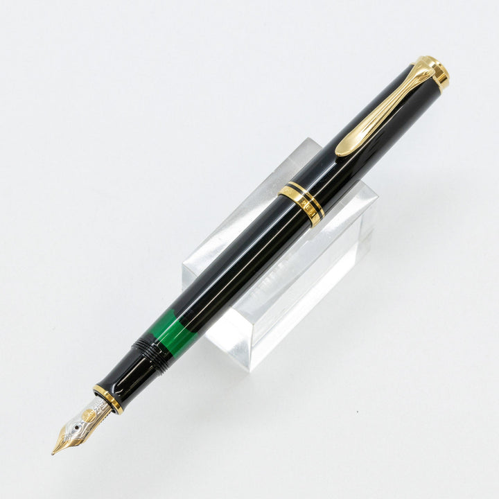 【Pelikan ペリカン /スーベレーン Ｍ400】絶妙に手に馴染む小さめサイズ シックなブラックにゴールドラインが美しい 極細字 EF [万年筆][m]