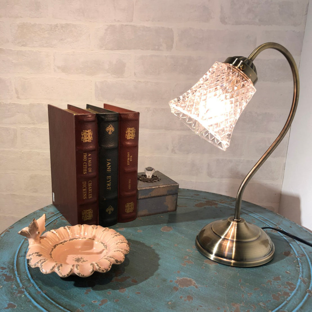 クラシックな雰囲気を演出  1灯  テーブルランプ アンティーク調クリアシェード付き