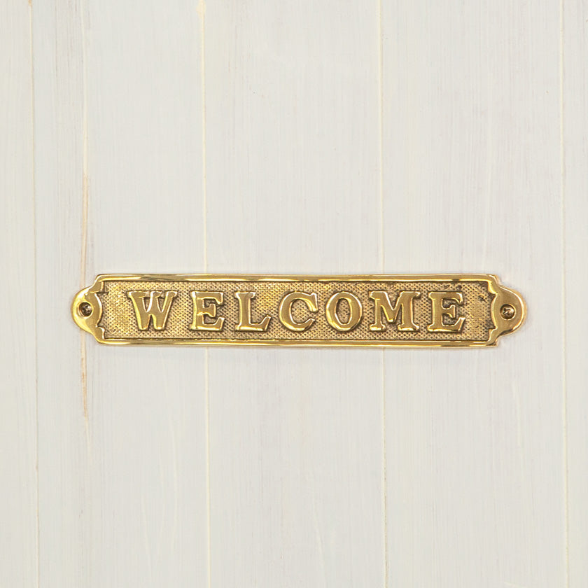気持ちよく迎え入れてくれそうなドアを演出！重厚感ある真鍮製サインプレート（WELCOME）[m]