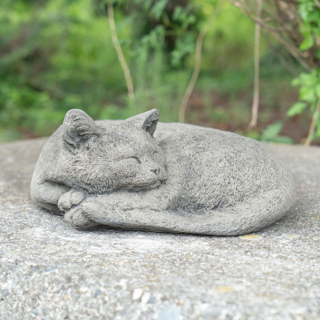 【ガーデンストーン】リラックスした表情 眠り猫ストライピー