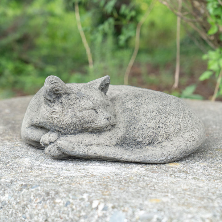 【ガーデンストーン】リラックスした表情 眠り猫ストライピー