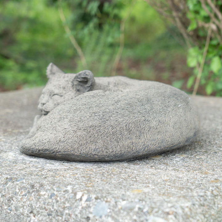 【ガーデンストーン】リラックスした表情 眠り猫ストライピー