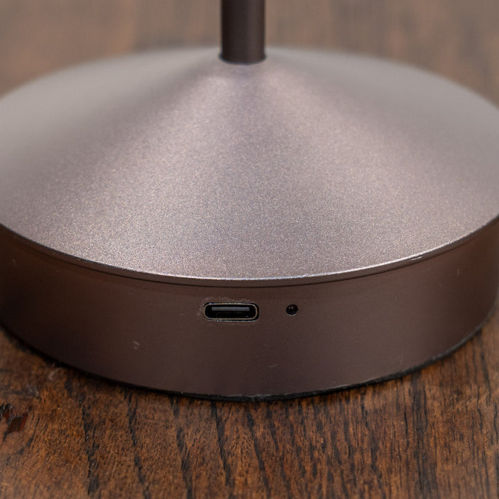 【SVELTE スヴェルト】小さな傘の様なトップが可愛らしい 充電式テーブルランプ BR