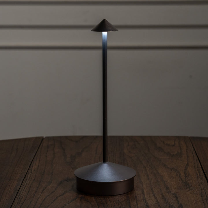 【SVELTE スヴェルト】小さな傘の様なトップが可愛らしい 充電式テーブルランプ BR