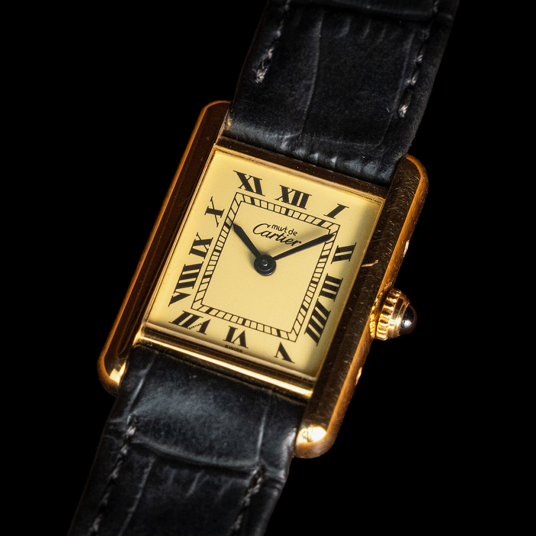 レディース メンズ【Cartier カルティエ】普遍的な美しさ マストタンク アイボリーローマSM 1980年代