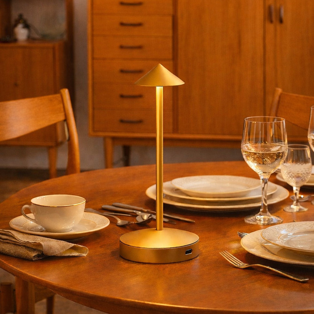【SVELTE スヴェルト】小さな傘の様なトップが可愛らしい 充電式テーブルランプ GD